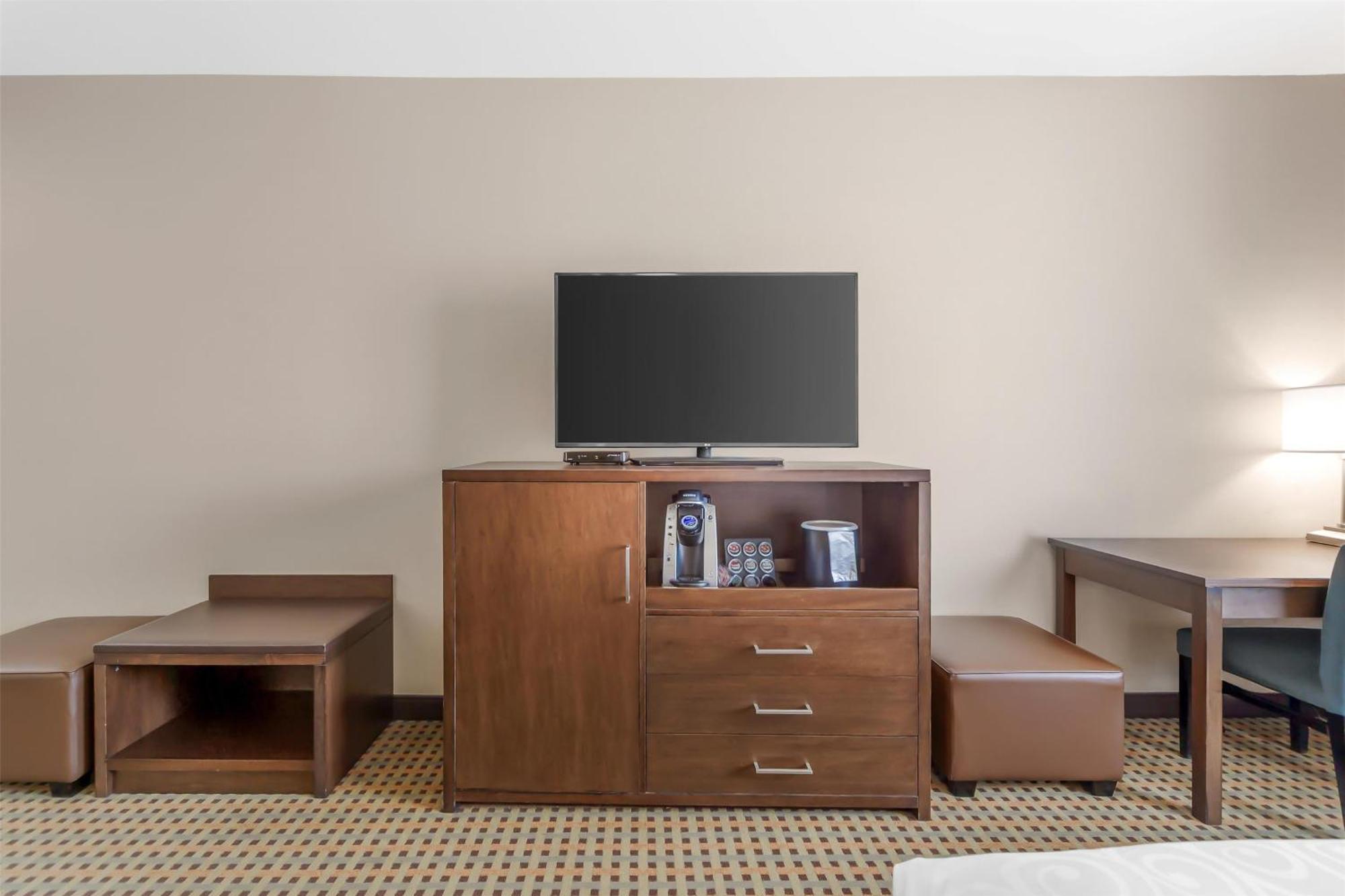 Best Western Plus Hinton Inn & Suites Exterior foto